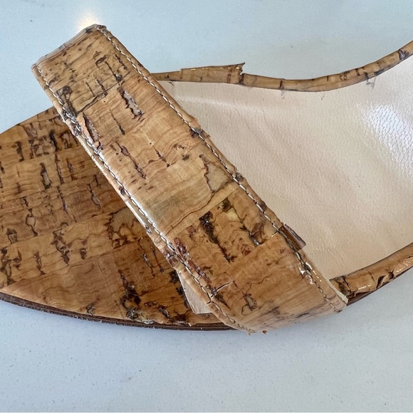 MANOLO BLAHNIK Tan Cork Sandals, size 6.5 - Picture 13 of 16